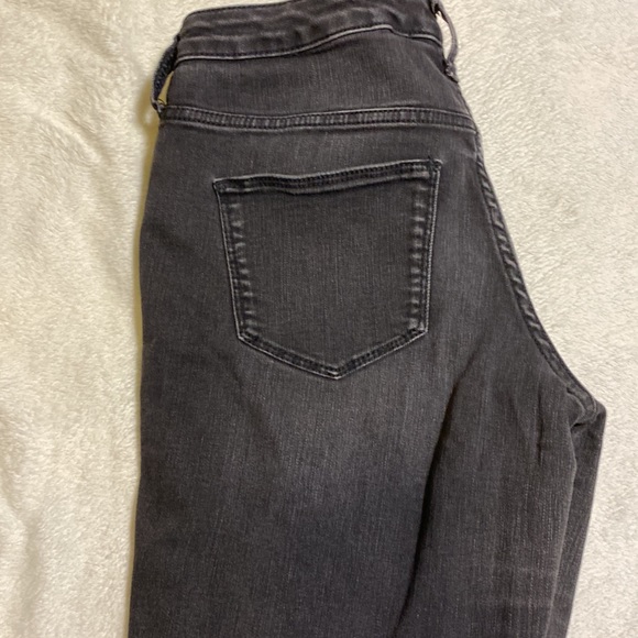 Universal thread black skinny jeans - Picture 2 of 3